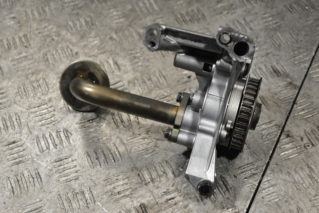 03L115105C VAG Масляный насос купить в Черкассы