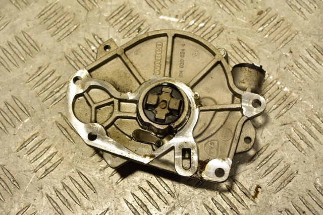 Насос вакуумный 03L145100B VAG