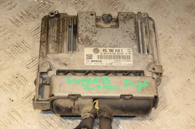 ЭБУ двигателем 03L906018CH VAG