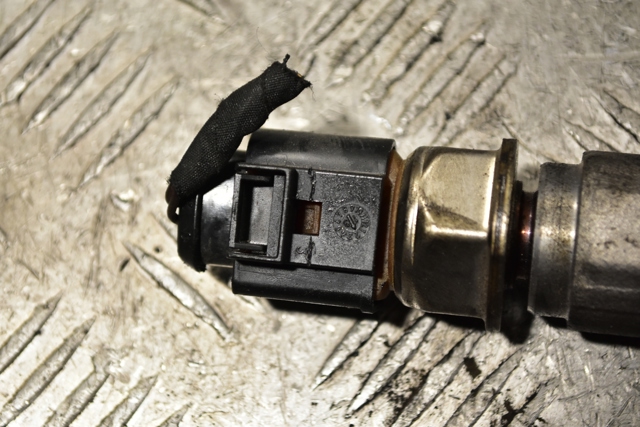 03L906054 VAG Датчик давления топлива купить в Винница