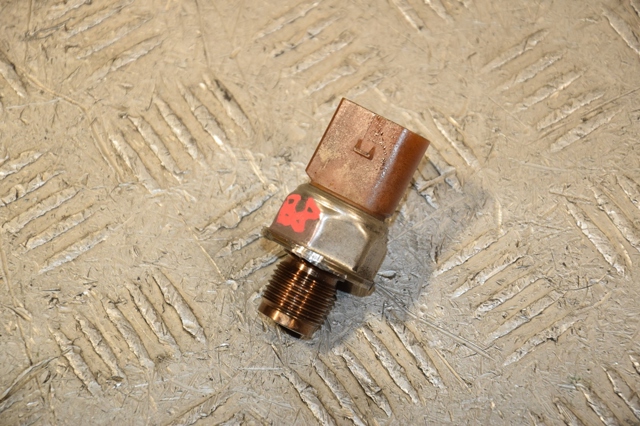 03L906054 VAG Датчик давления топлива купить в Запорожье