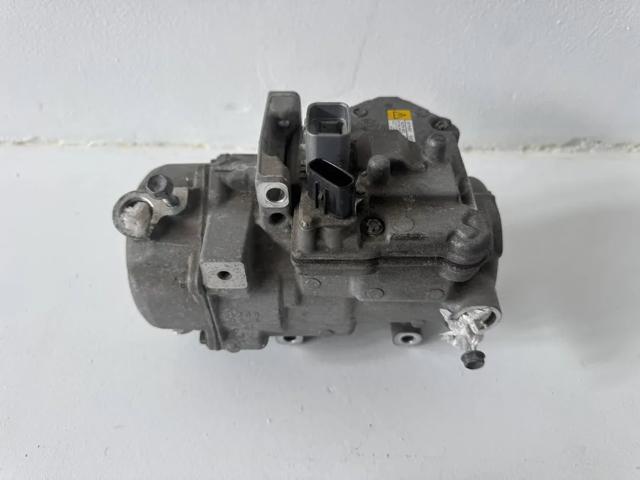 Компрессор системы кондиционирования 0422000533 TOYOTA