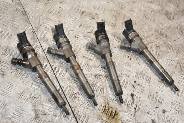 TOYOTA 0445110262 Топливные форсунки в наличии Каменское
