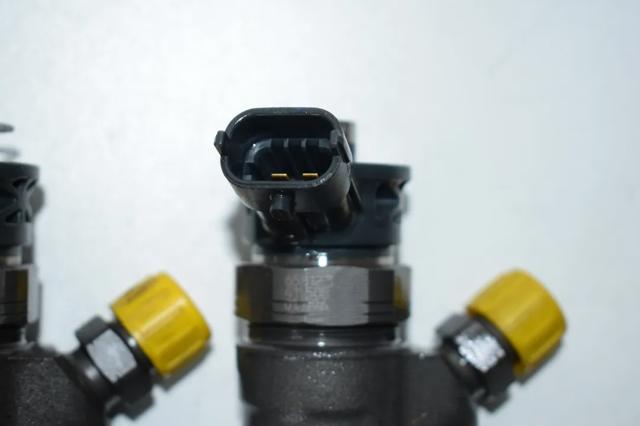 Клапанная форсунка 0445110569 RENAULT