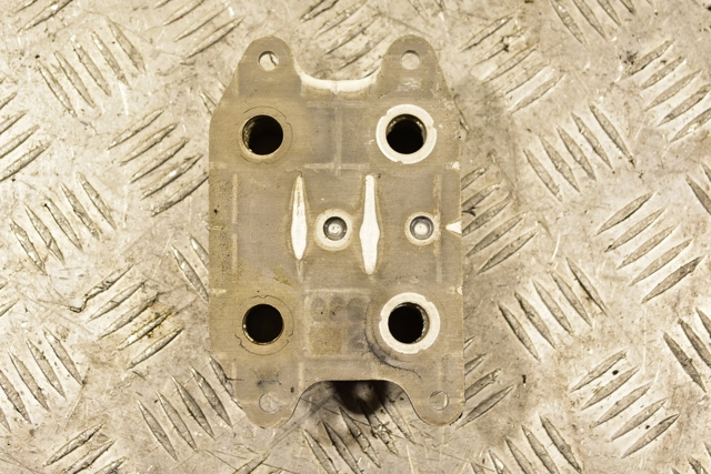 04E117021B Масляный радиатор купить Одесса