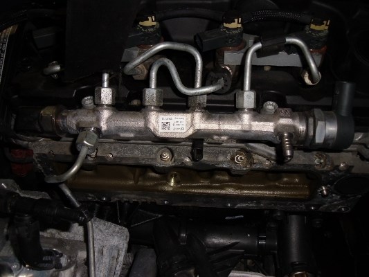 04L089B VAG Распределитель топлива (рампа) купить в Ужгород