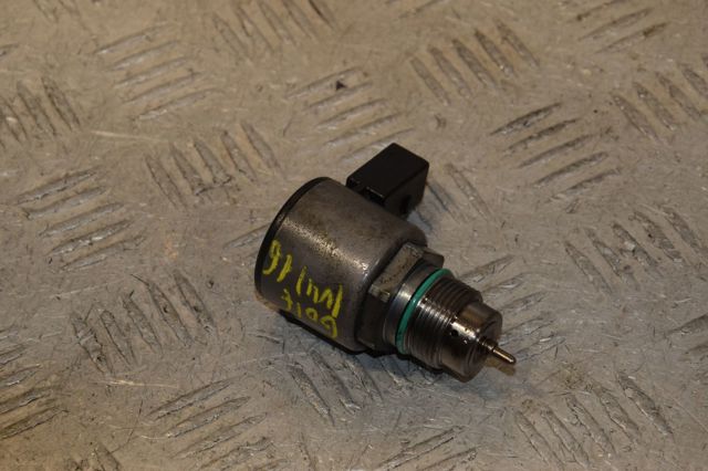 Регулятор давления топлива 04L130764B VAG