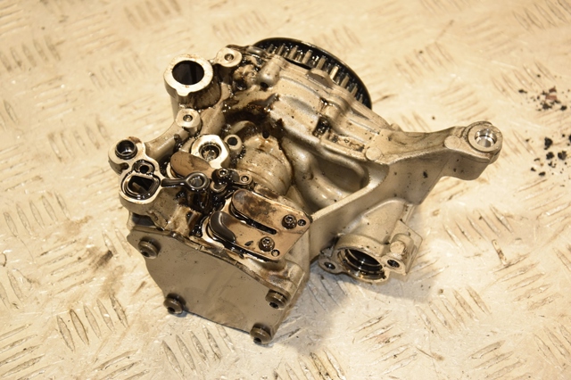 VAG 04L145208P Масляный насос в наличии Сумы