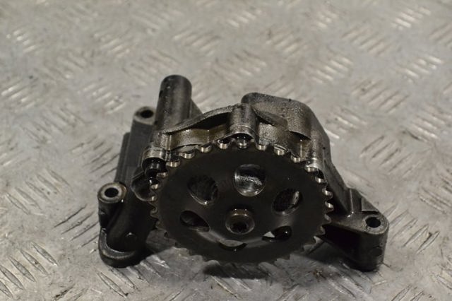 Помпа масляная 06A115105B VAG
