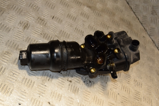 VAG 06F115397F Корпус масляного фильтра в наличии Кривой Рог