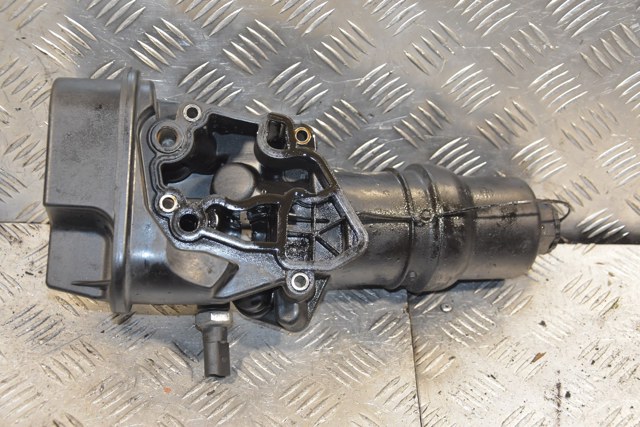 VAG 06F115397H Корпус масляного фильтра в наличии Черновцы