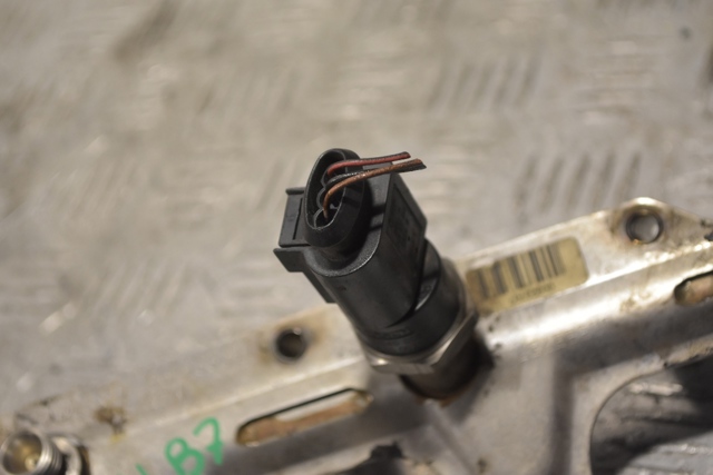 Датчик давления топлива Skoda SuperB 2