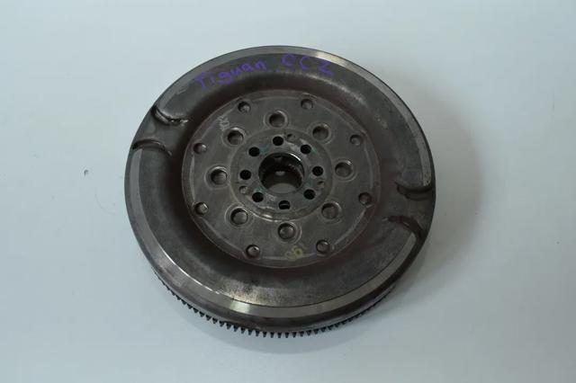 Маховик с зубчатым ободом 06J105266R VAG