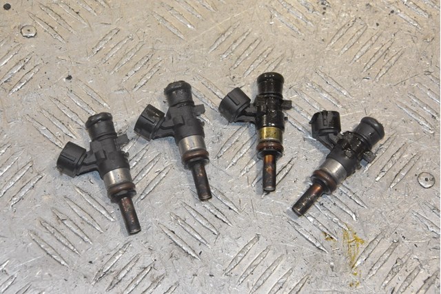 Форсунка дизельная в сборе 06L906031A VAG