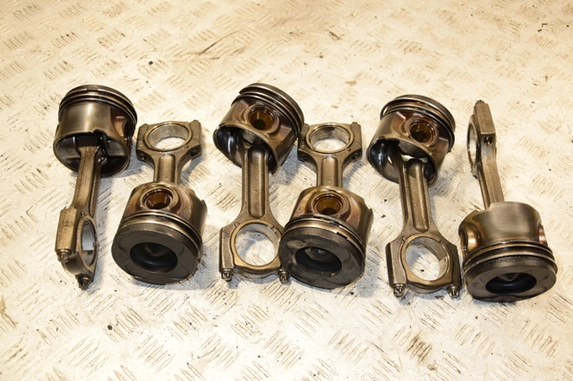 Поршень в комплекте на 1 цилиндр, STD 11257792745 BMW