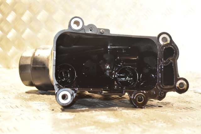 11427807799 BMW Корпус масляного фильтра купить в Каменское