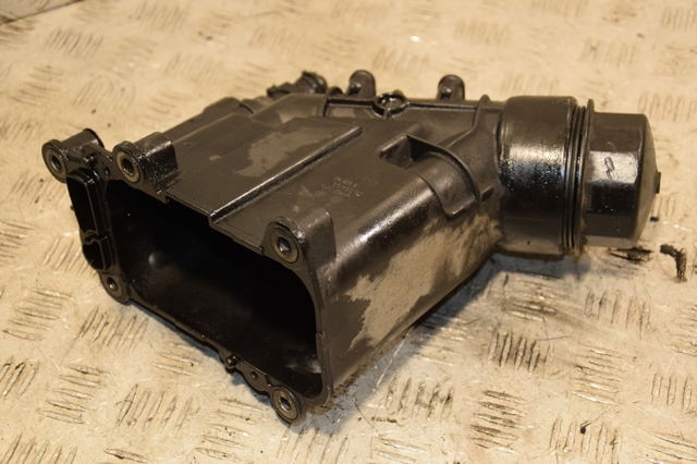 BMW 11427807799 Корпус масляного фильтра в наличии Украина
