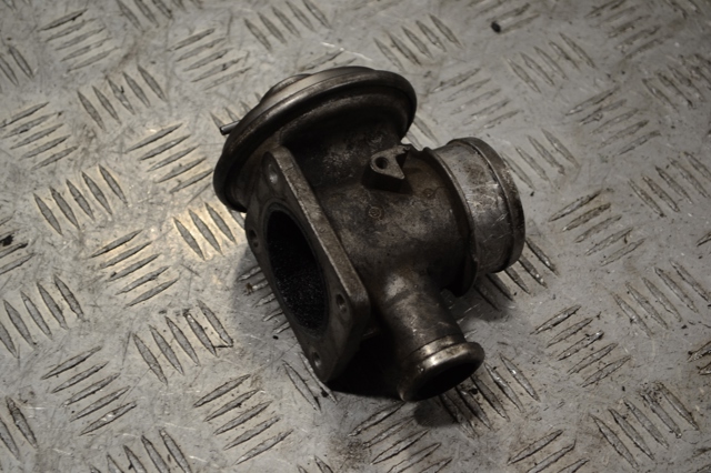 Клапан рециркуляции отработавших газов EGR BMW 5