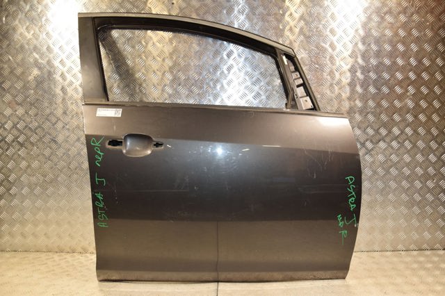 Пассажирская передняя дверь 13285607 OPEL