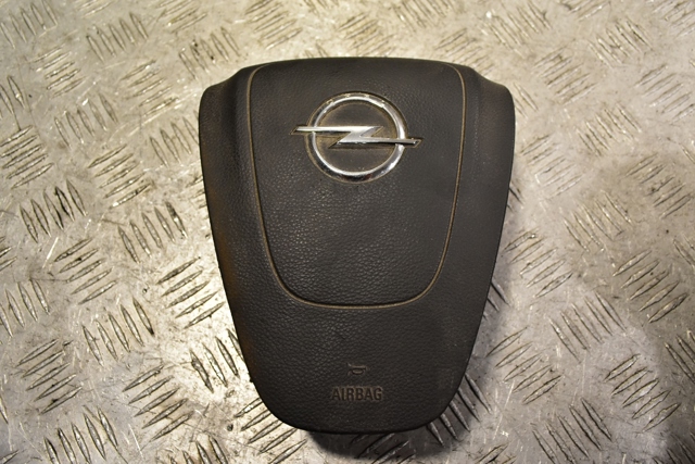 Подушка в руле 13299780 OPEL