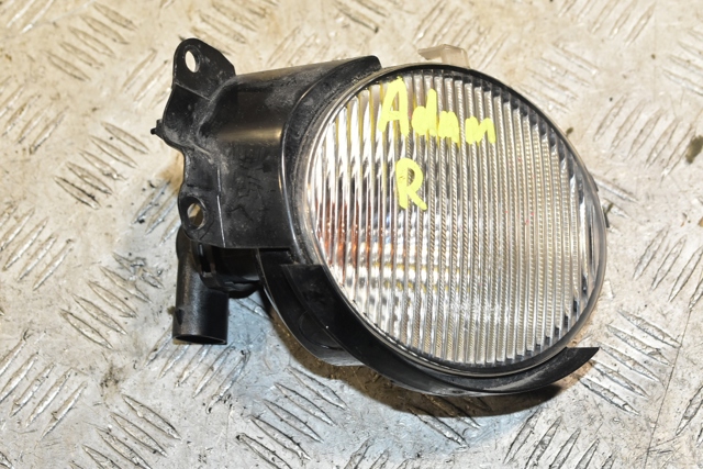 Поворотник правый 13354581 OPEL