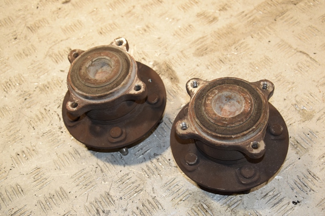 Ступица задняя 13502873 OPEL