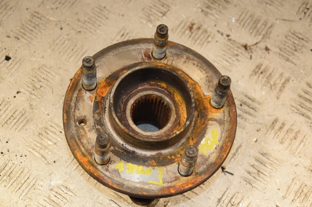 OPEL 13583479 Передняя ступица в наличии Винница
