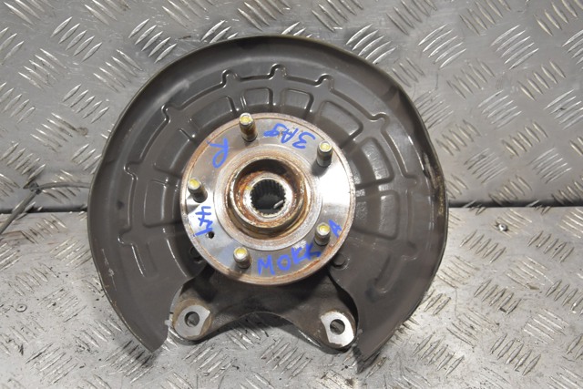 Ступицы передних колес 13588470 OPEL