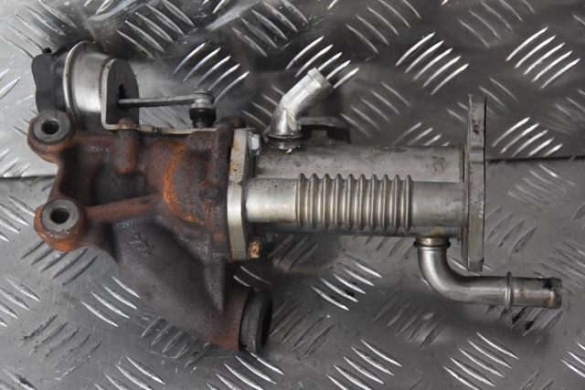 Радиатор системы EGR 147355713R RENAULT