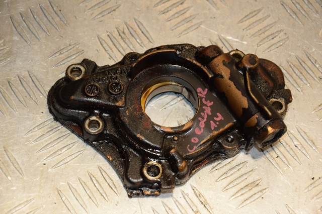Помпа масляная 151000D031 TOYOTA