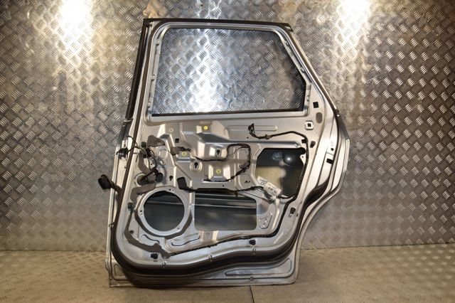 1582403 FORD Дверь задняя правая купить в Ирпень