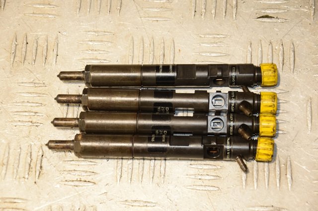 166000897R RENAULT Форсунка впрыска топлива купить в Ужгород