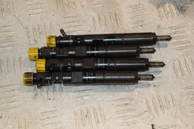RENAULT 166000897R Топливные форсунки в наличии Чернигов