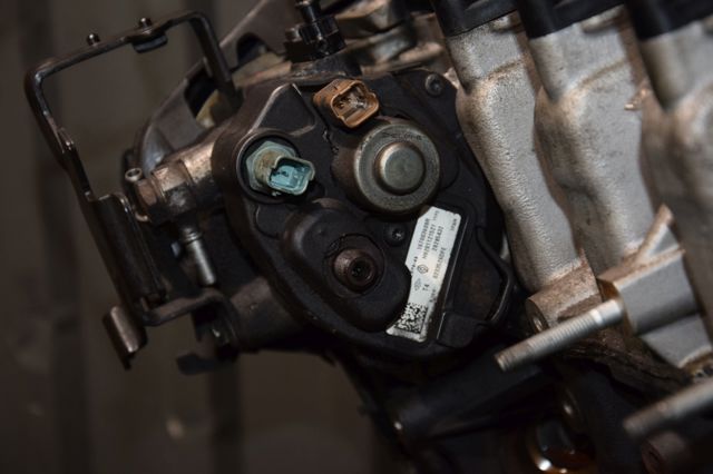 Насос топливный высокого давления 167003608R RENAULT