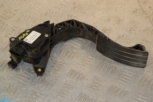 Педали газа 180022703R RENAULT
