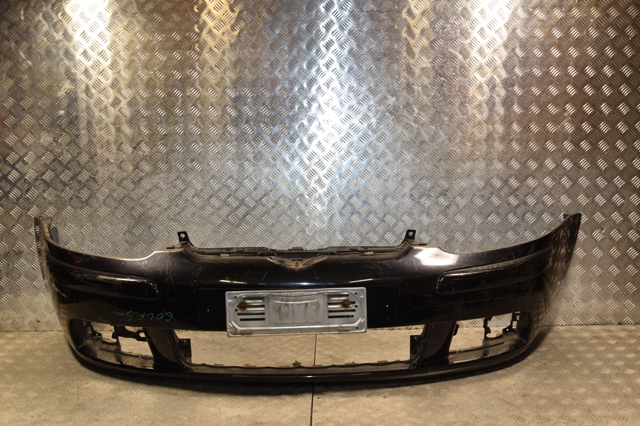 Бампер на авто Volkswagen Golf 5