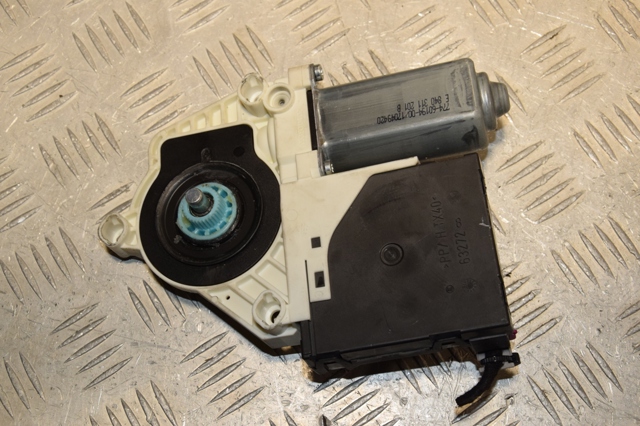 VAG 1Q0959702H в наличии Чернигов