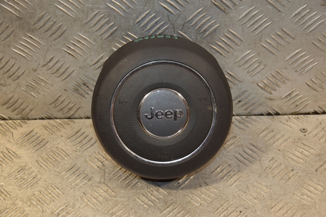 Подушка безопасности водителя 1SR37XDVAC CHRYSLER