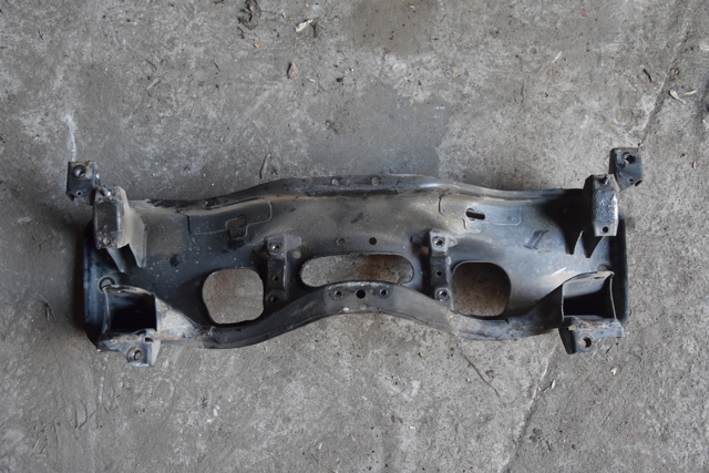 SUBARU 20101SA010 Подрамник передний в наличии Киев