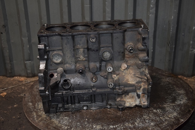 HYUNDAI 2110027000 Блок цилиндров двигателя в наличии Кривой Рог