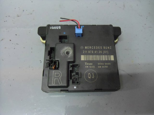Блок комфорта задней двери 2118704126 MERCEDES