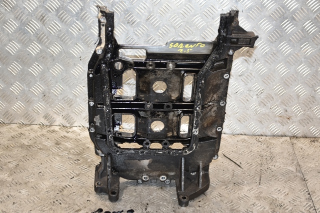 HYUNDAI 214904A000 Поддон масляный картера двигателя, верхняя часть в наличии Тернополь