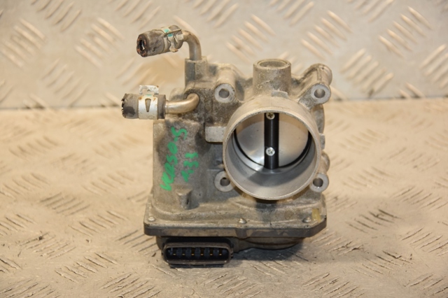 Дроссельная заслонка 2203047010 TOYOTA