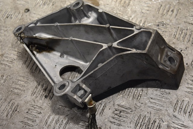 BMW 22116775041 Кронштейн подушки (опоры) двигателя левой в наличии Хмельницкий