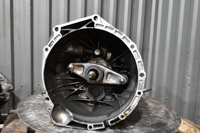 Механическая коробка передач 23008687390 BMW