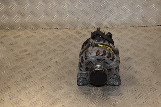 Генератор автомобиля 231001167R RENAULT