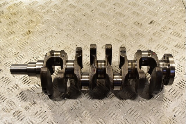 Коленвал двигателя 231102A700 HYUNDAI