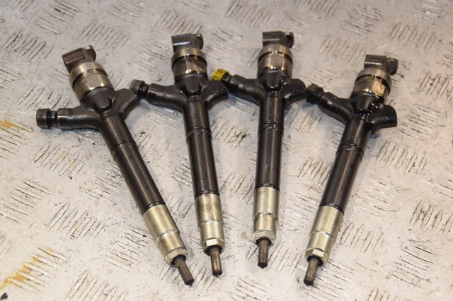 Форсунка впрыска топлива 236700R170 TOYOTA