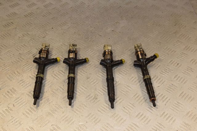 2367027010 TOYOTA Форсунка впрыска топлива купить в Павлоград