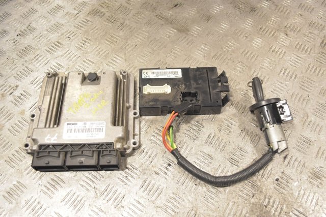 Мозги двигателя 237101754R RENAULT